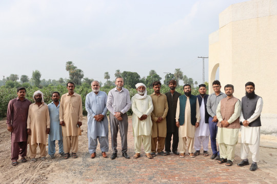 In the lead-up to World Cotton Day, a high-level delegation from the university visited the NCBI research farm.