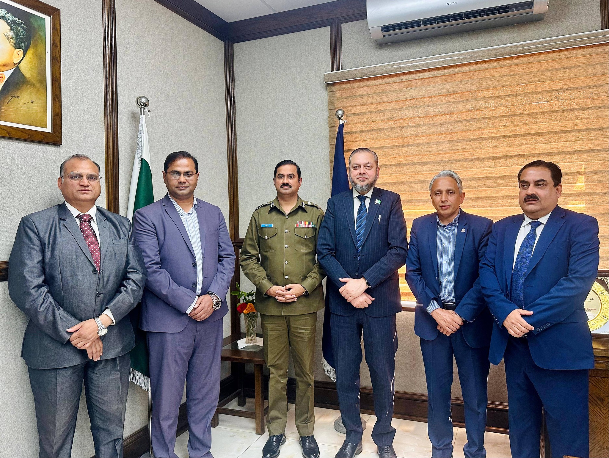 RPO Bahawalpur, DIG Ghazi Muhammad Salahuddin met with Vice Chancellor Prof. Dr. Muhammad Kamran at IUB.