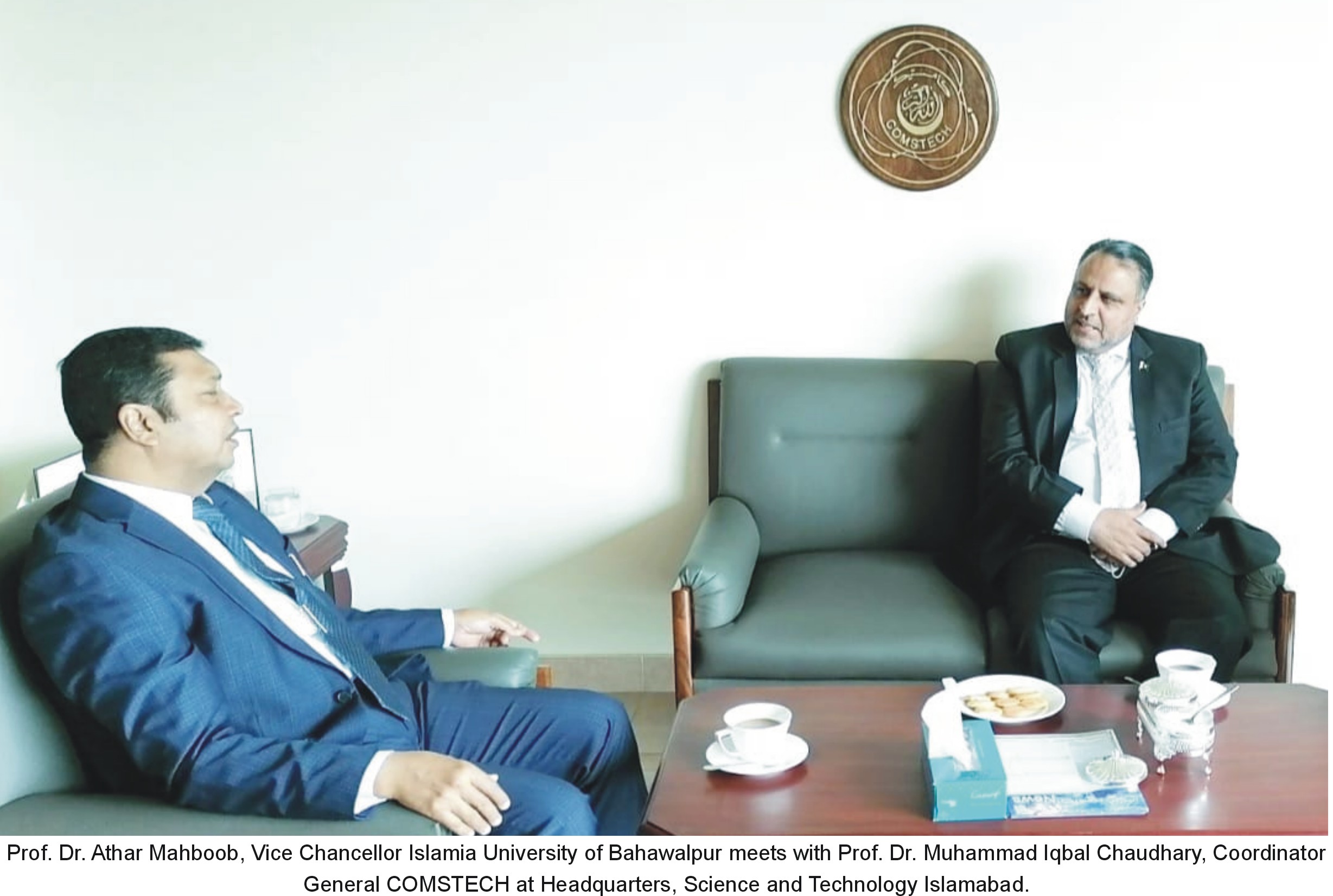 Vice Chancellor IUB meeting with Coordinator General COMSTECH